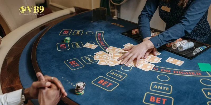 Baccarat trực tuyến với 3 cửa cược chính 